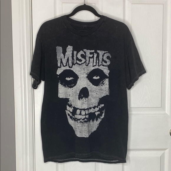 MISFITS Live Nation 2016 Band Skull Graphic Tee Black Thrashed Grunge Music M - Picture 11 of 11